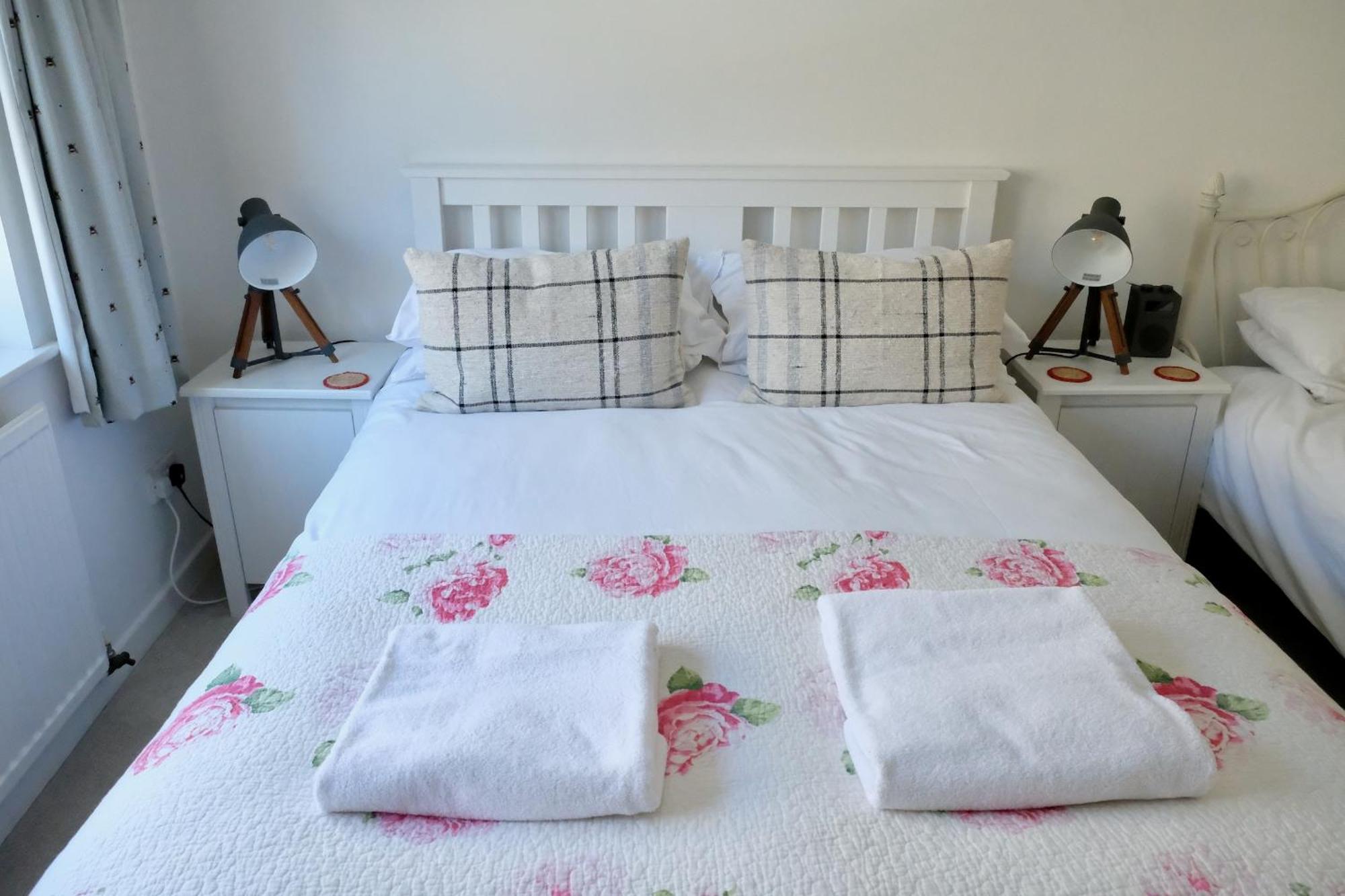 Spacious City Centre Apartment Bath Eksteriør bilde