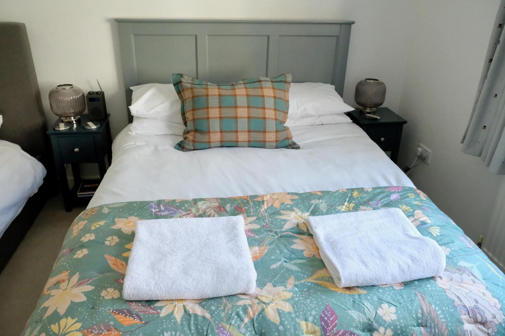 Spacious City Centre Apartment Bath Eksteriør bilde
